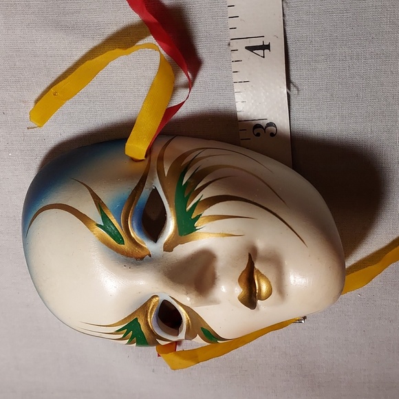 Vintage Hand Painted Carnival Face Masks Ceramic Set of 2 - Picture 3 of 8